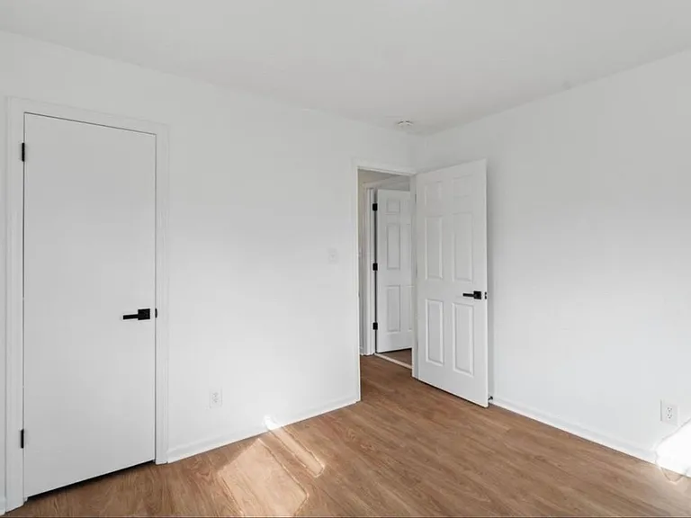 1124 Jackson St — Photo 21