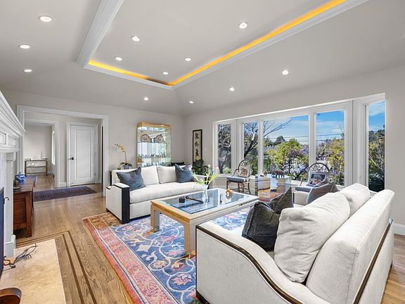 3rd image of 915 Link Rd