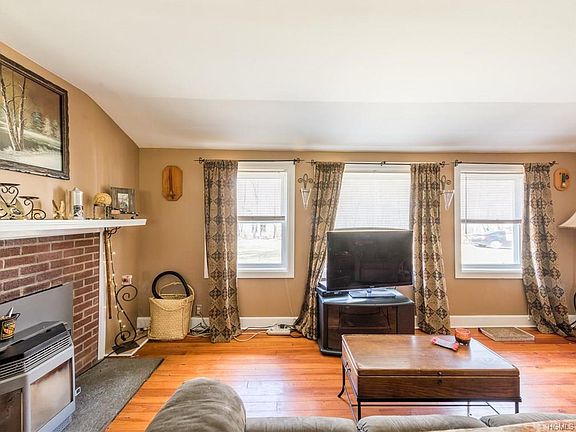 2nd image of 10 Kent Acres Ct