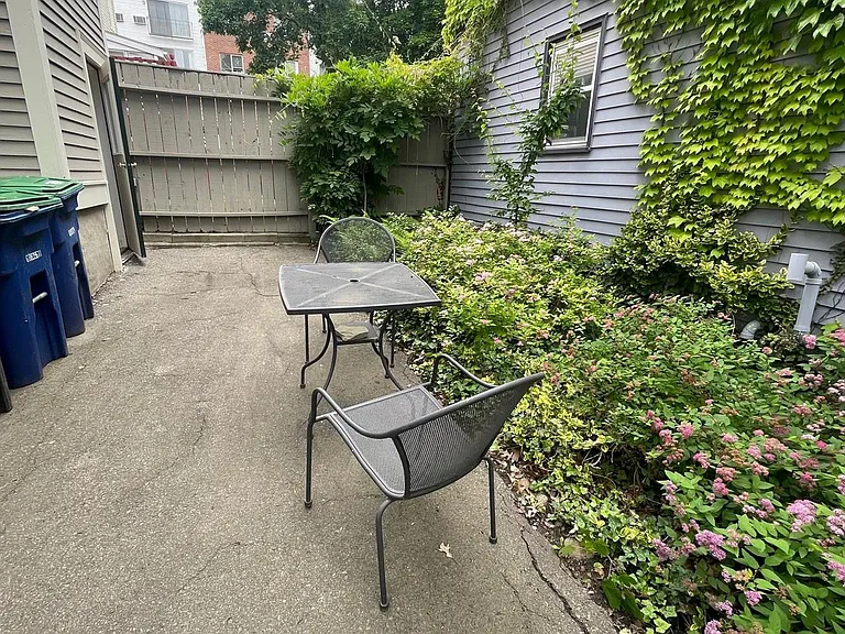 35 Belmont St #3 — Photo 10