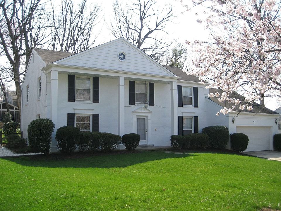 8432 Fox Run, Potomac
