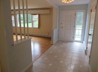 16 Old Mill Rd, Woodbridge, CT 06525