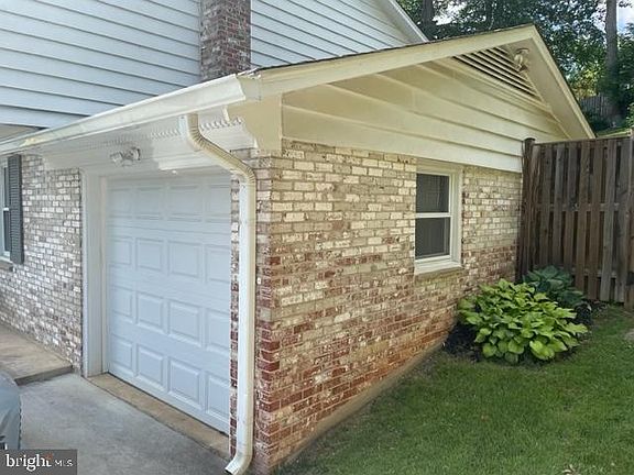 4th image of 14236 Briarwood Ter