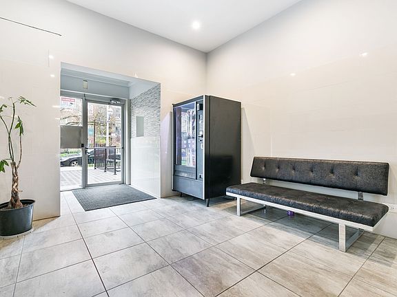 4th image of 5860 N Kenmore Ave APT 609