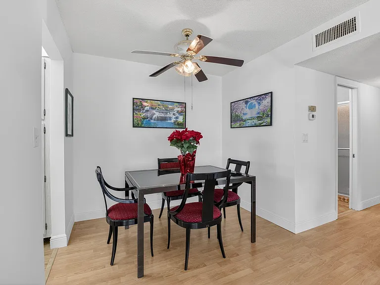 172 High Point Ter W #D — Photo 6