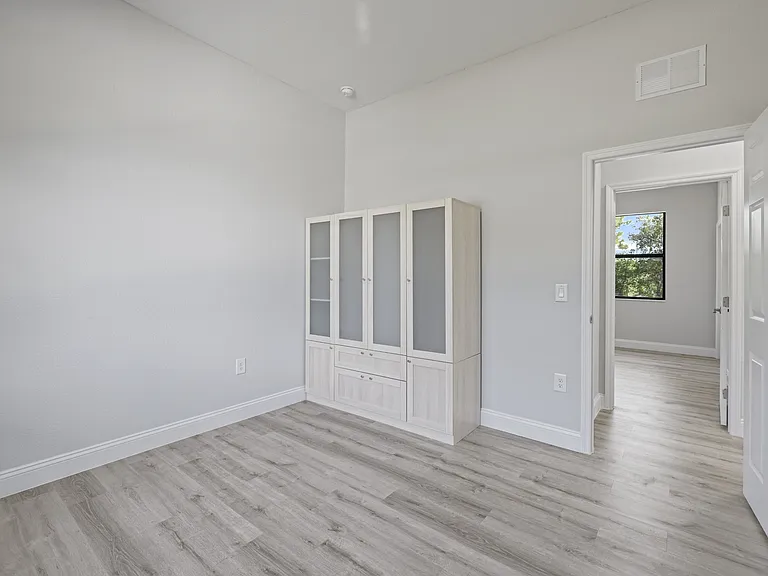 4460 29th St SW — Photo 15