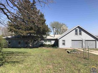 12202 S Fairlawn Rd, Carbondale, KS 66414
