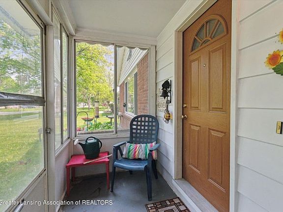 5th image of 16105 Eskes St