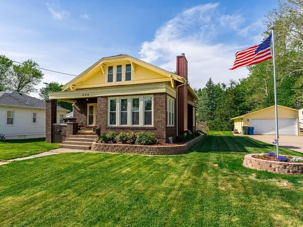 989 Newell Ave, Muscatine, IA 52761