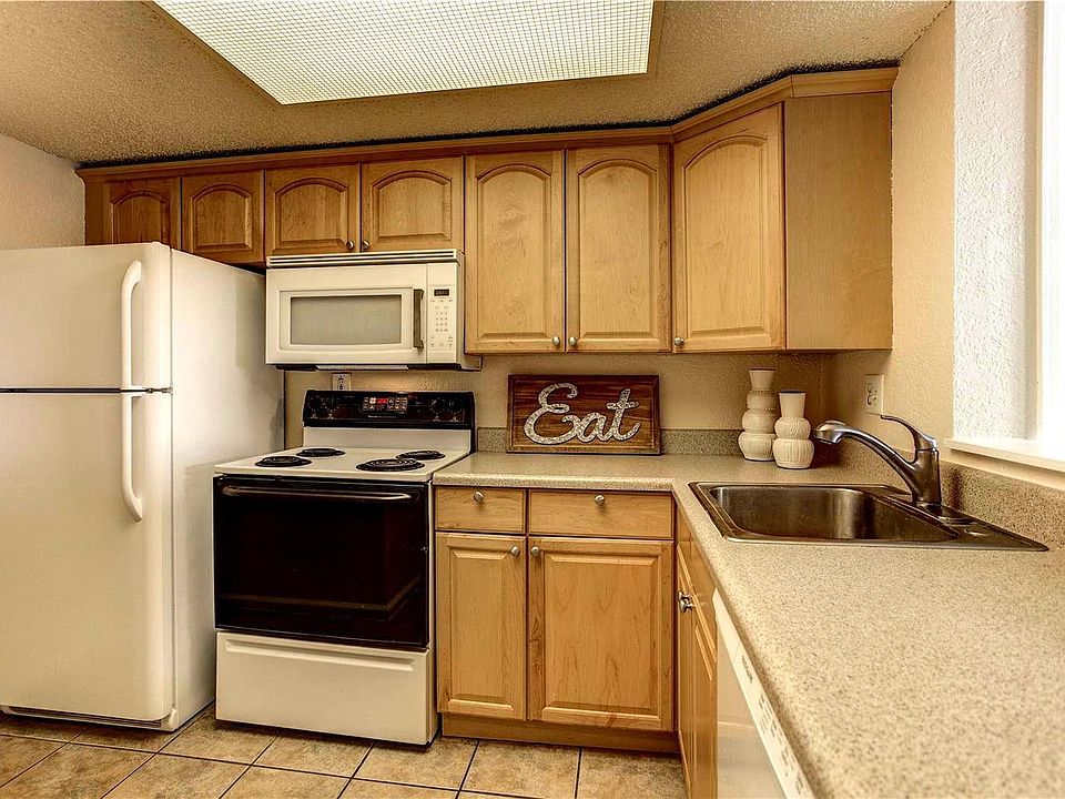 1st image of 19636 Victorian Dr #B10