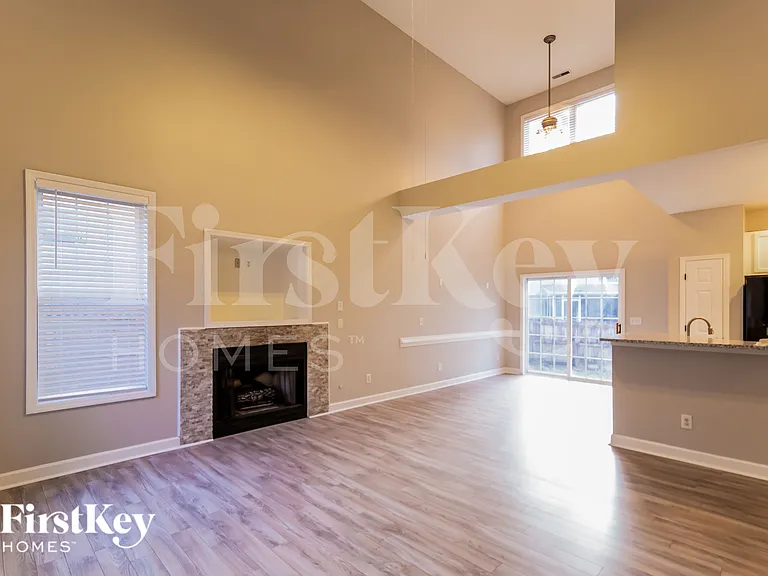 116 Scottswood Dr — Photo 3