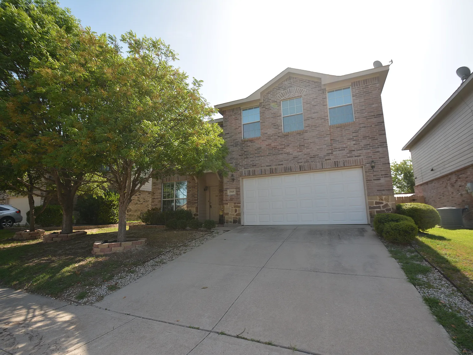3 bed, 2.5 bath, 2029 sqft, $1,995 — Photo 2