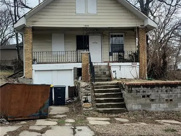 3222 E 26th St, Kansas City, MO 64127