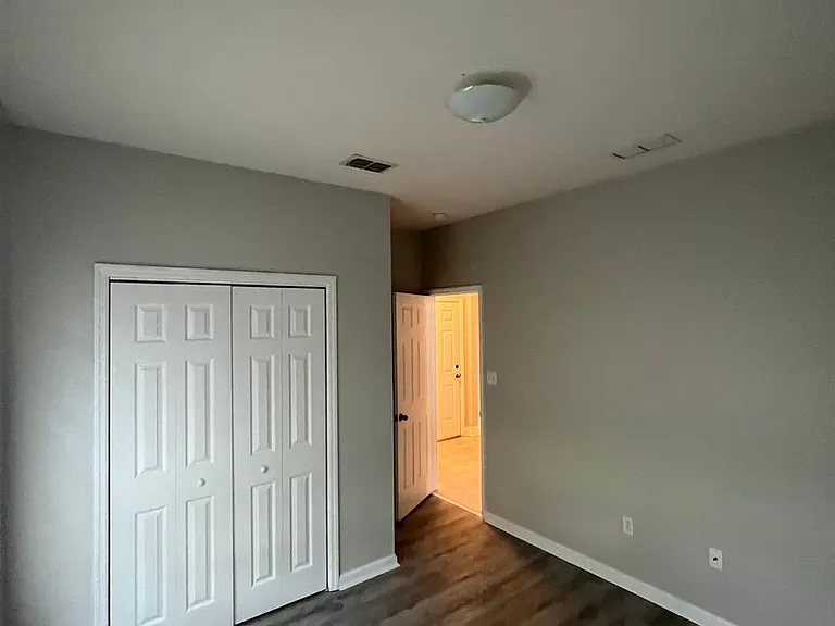 5600 Hampton Hill Cir — Photo 12
