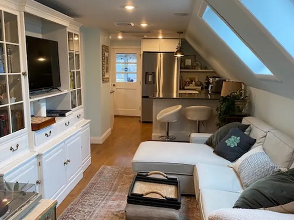 17 Woodbridge St, Cambridge, MA 02140