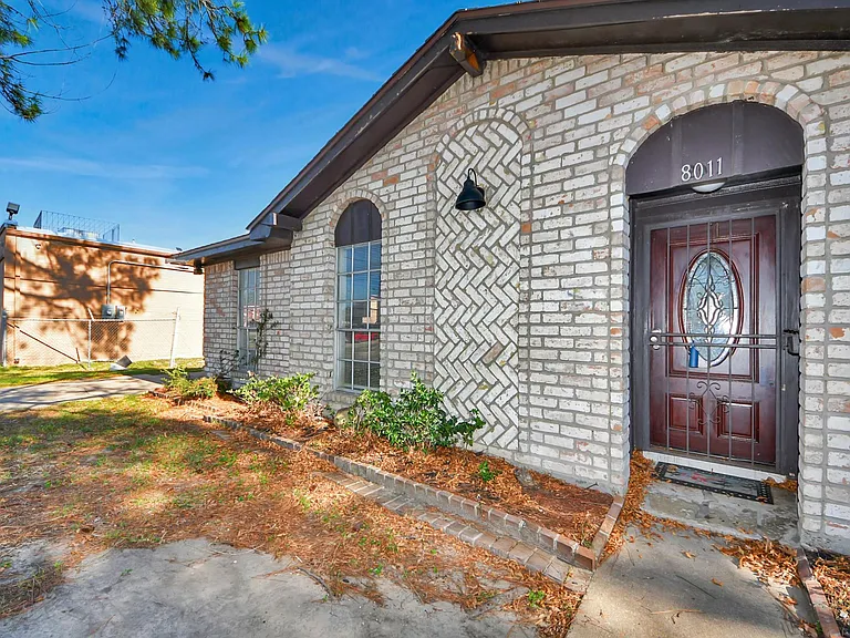 8011 La Roche Ln — Photo 8