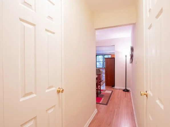 7423 Ridge Boulevard image 16 of 25