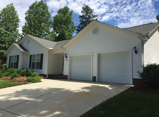 137 Meadowfall Ln, Troutman, NC 28166