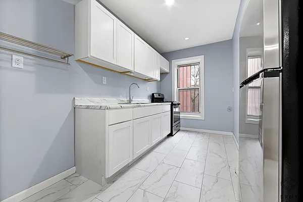 Rented by ERNY LLC | media 4