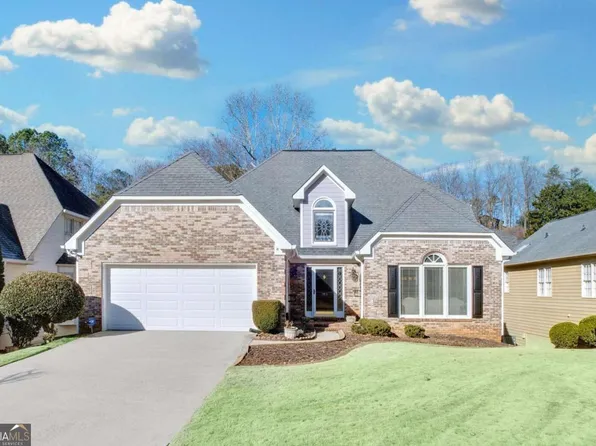 185 Glen Holly Dr, Roswell, GA 30076