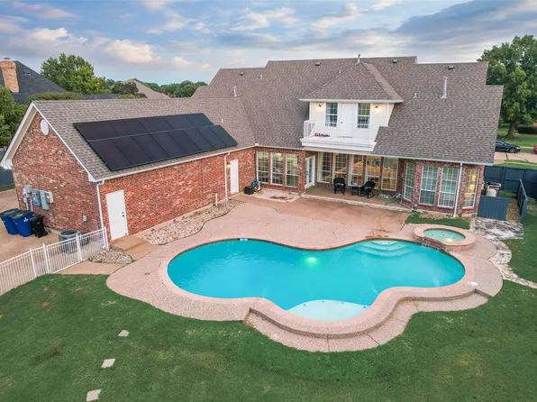 2100 Lakeridge Cir, Ennis, TX 75119