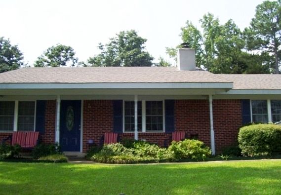 1st image of 111 Pinecrest Dr