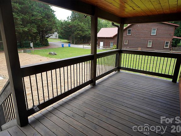 3rd image of 616 Twinbrook Ln