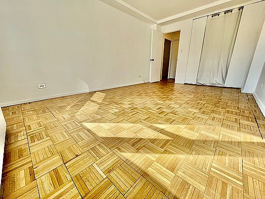 3rd image of 525 E 82nd St APT 10F
