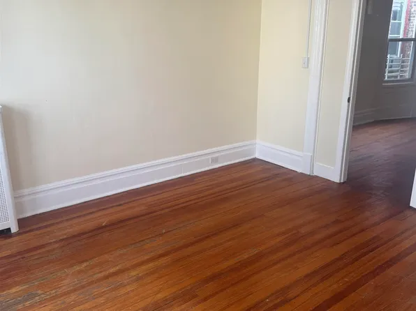 239 Bayview Avenue image 17 of 20