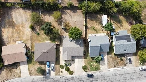 411 Buckboard Blvd Photo 1