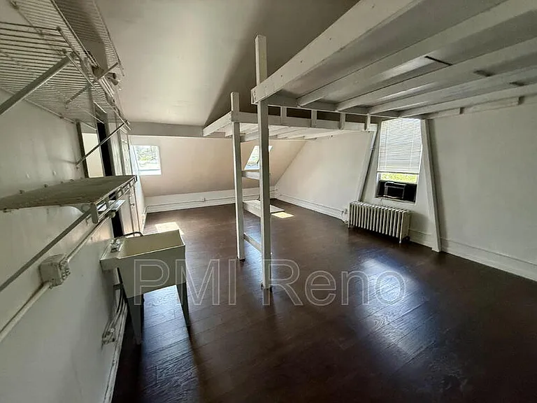 46 W 10th St #1 — Photo 4