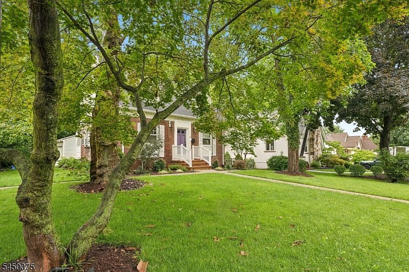 1st image of 36 Burnet Hill Rd