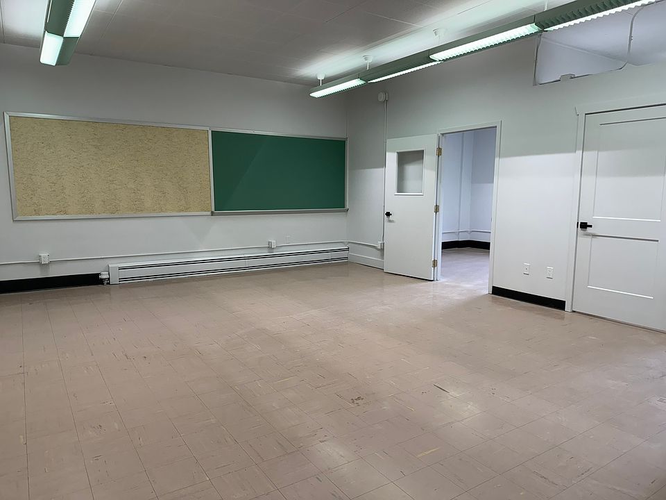 1st image of 300 S 11th St #11402637