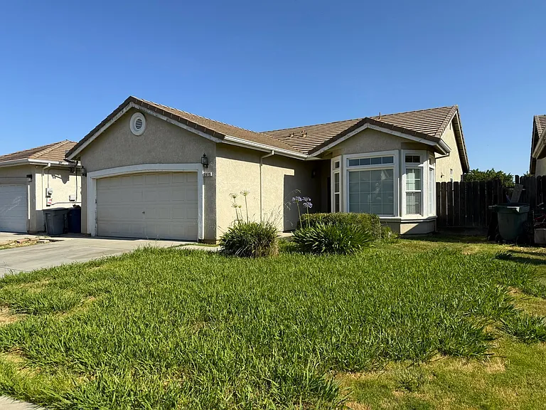 2675 Antares Ct — Photo 2