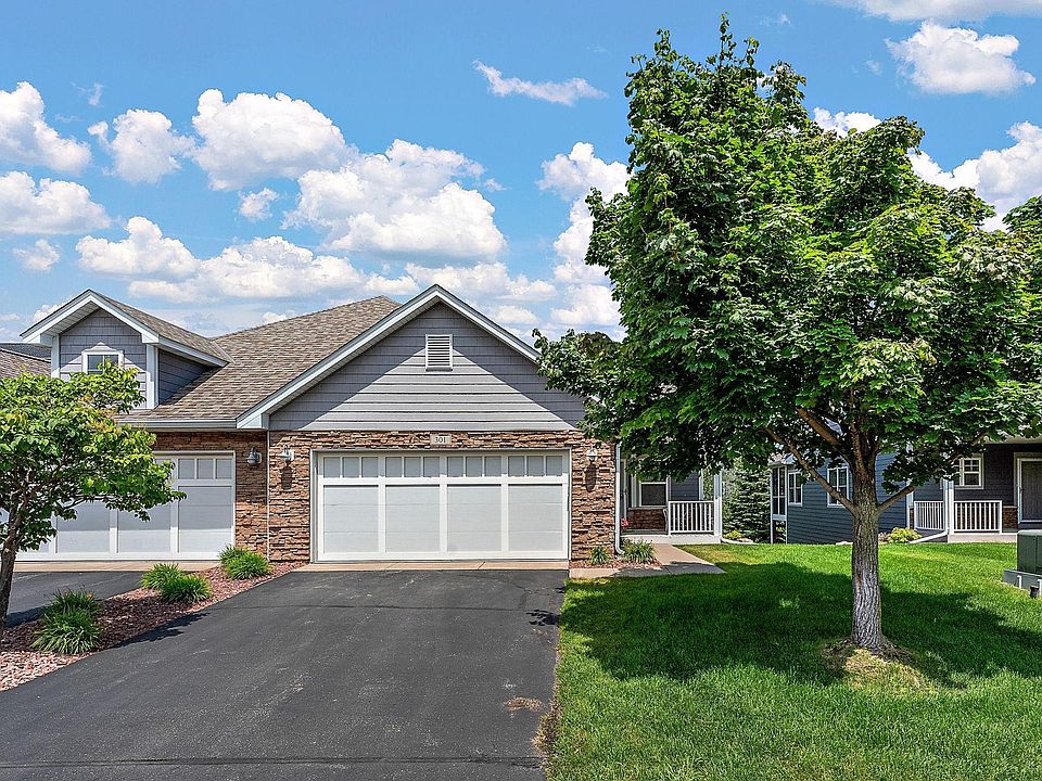 1st image of 301 Manitoba Ln