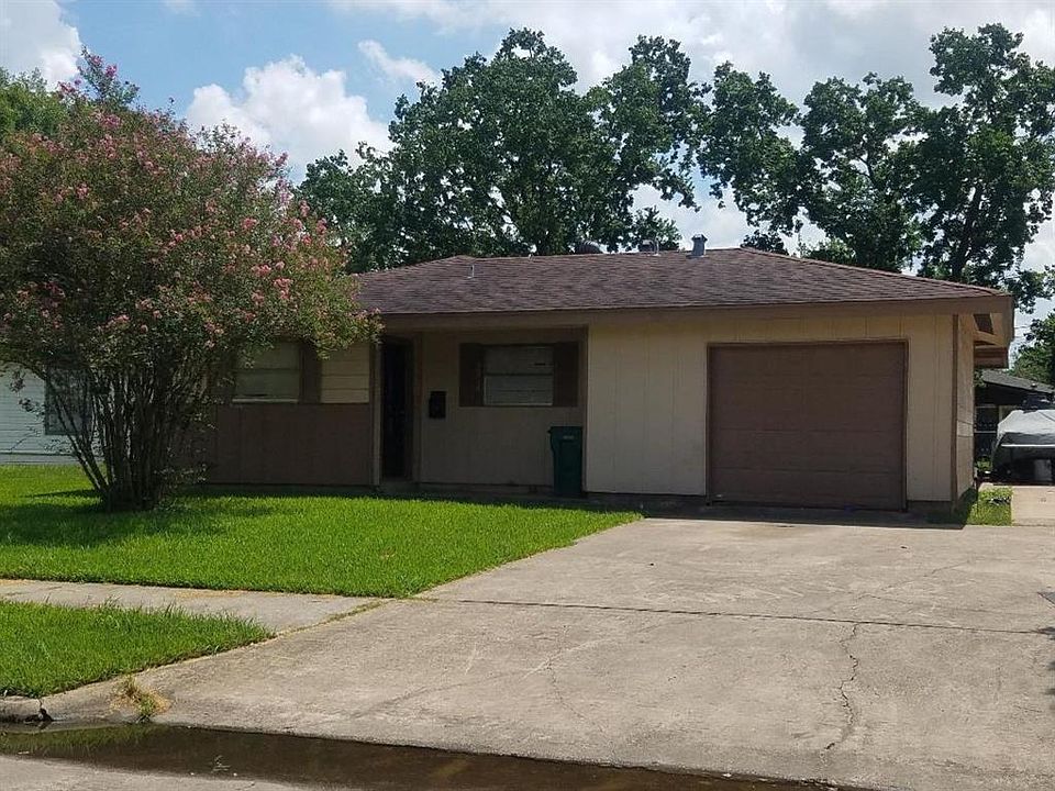 1st image of 2816 Camille St