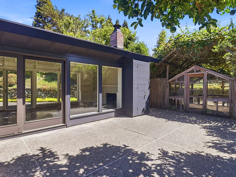 820 Eucalyptus Ave — Photo 4