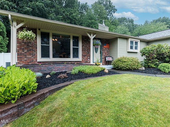2nd image of 43 Algonquin Road