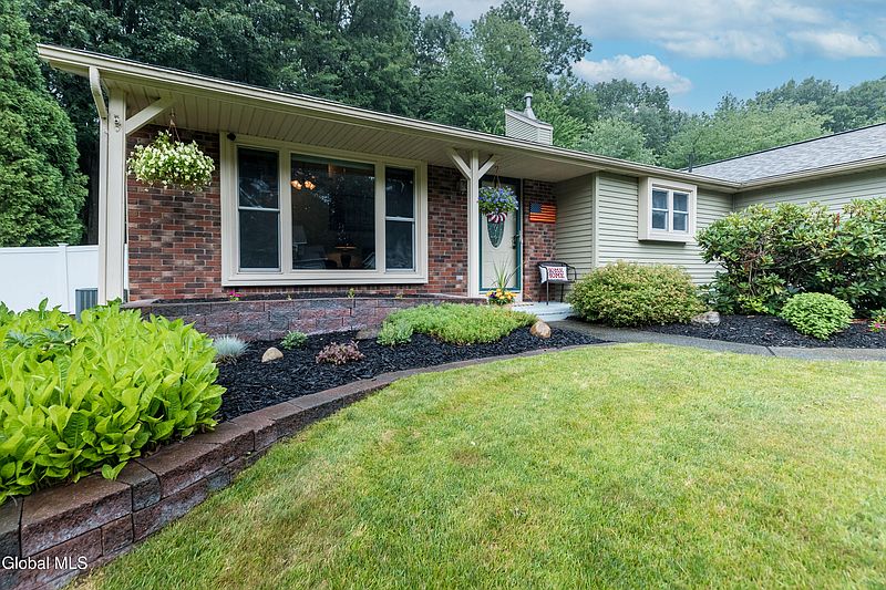 2nd image of 43 Algonquin Road
