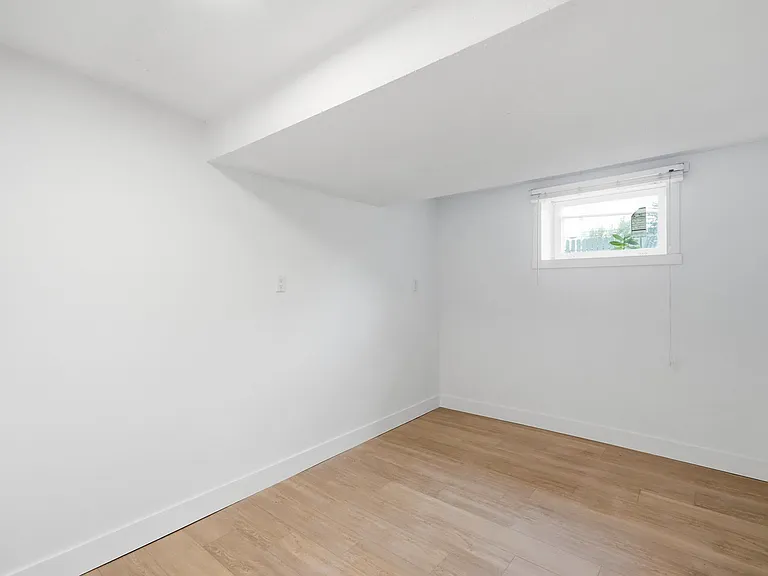 1007 16a St NE #B — Photo 8