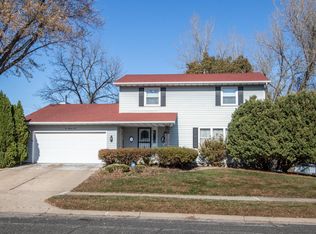 105 26th St NW, Rochester, MN 55901