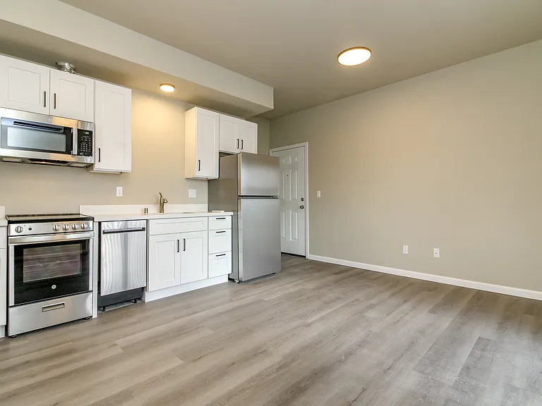 3402 S C St #E — Photo 5