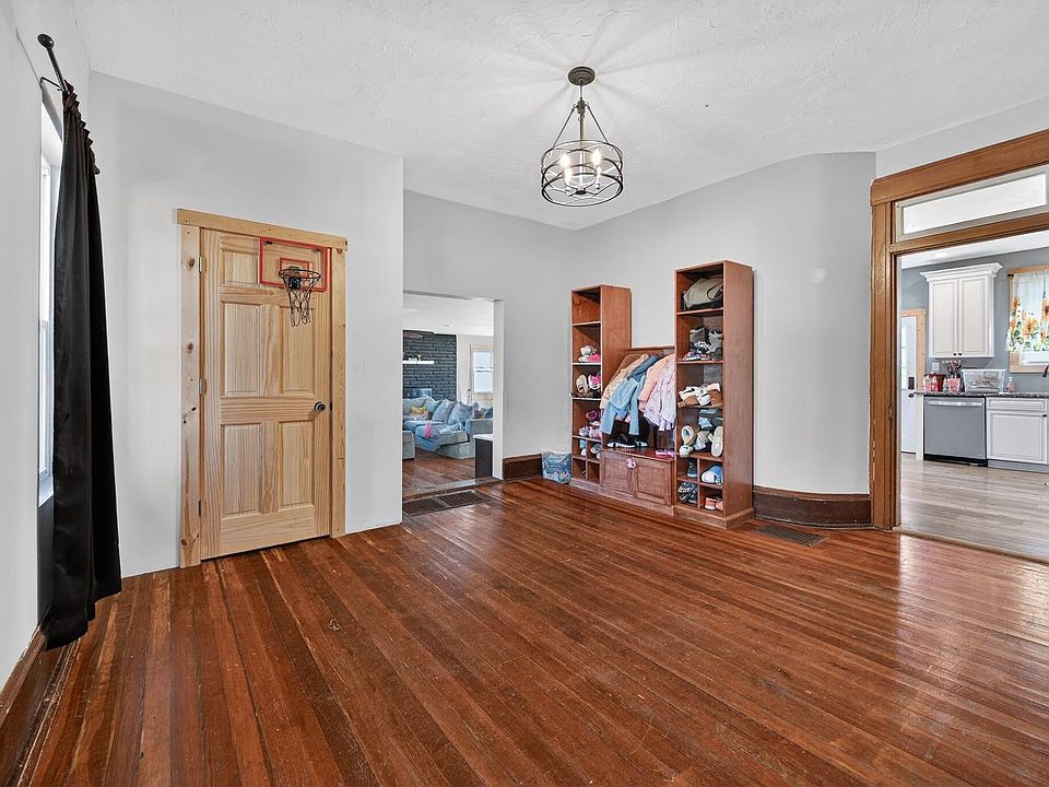 9935 Front St, Dillsboro, IN 47018 | MLS #207094 | Zillow