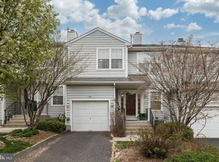 8 Victoria Cir, Collegeville, PA 19426