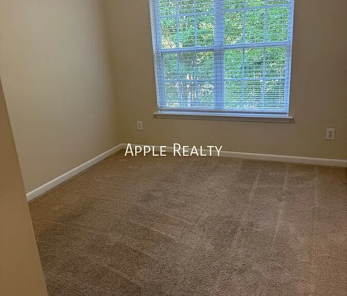 202 Allen St #B — Photo 24
