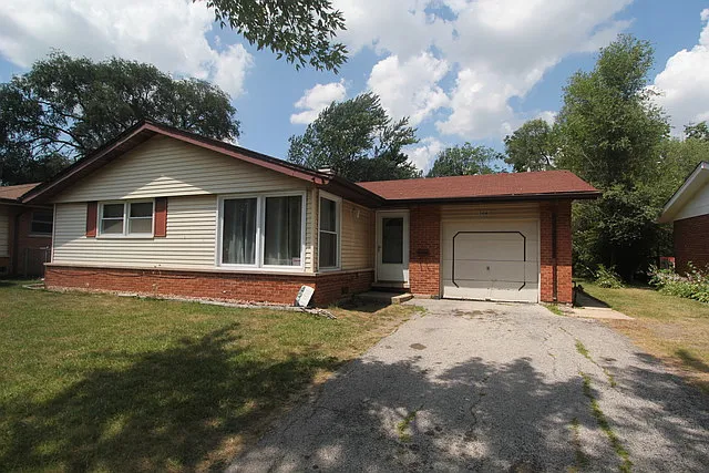 3418 Hickory Ln photo 1