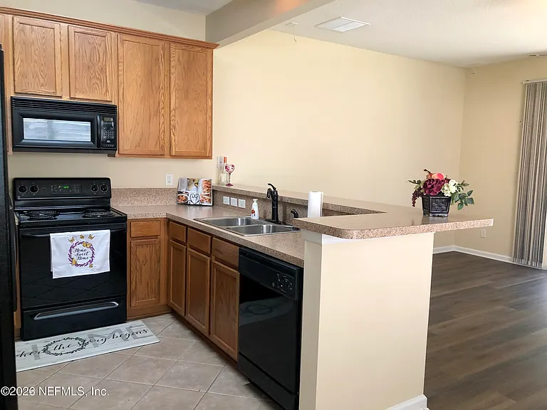 5749 Parkstone Crossing Dr — Photo 7
