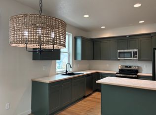 (Undisclosed Address), Oregon City, OR 97045