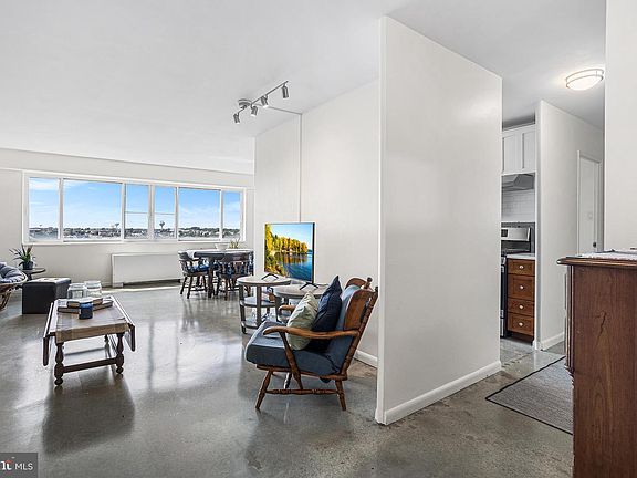 2nd image of 6101 Monmouth Ave APT 611