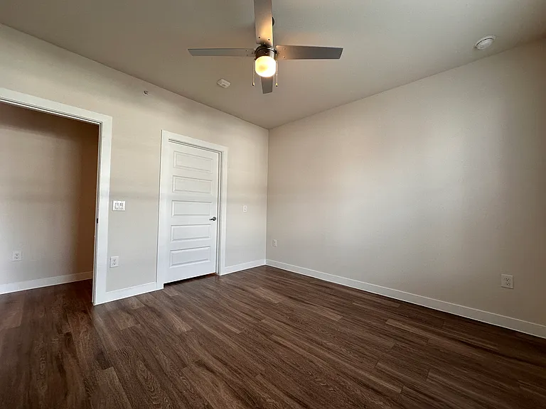 Brodie Ln — Photo 10
